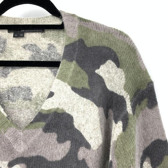 360 Cashmere Sweater Womens Size Medium Green Gray Camouflage Print V-Neck - Picture 3 of 6